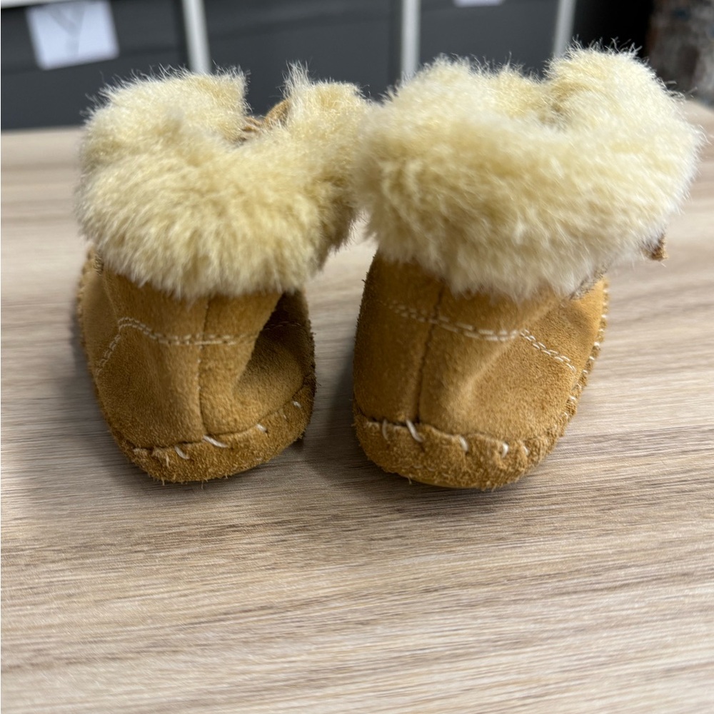 Toddler Fur Lined Suede Leather Moccasins With rubber Sole - Picture 4 of 6